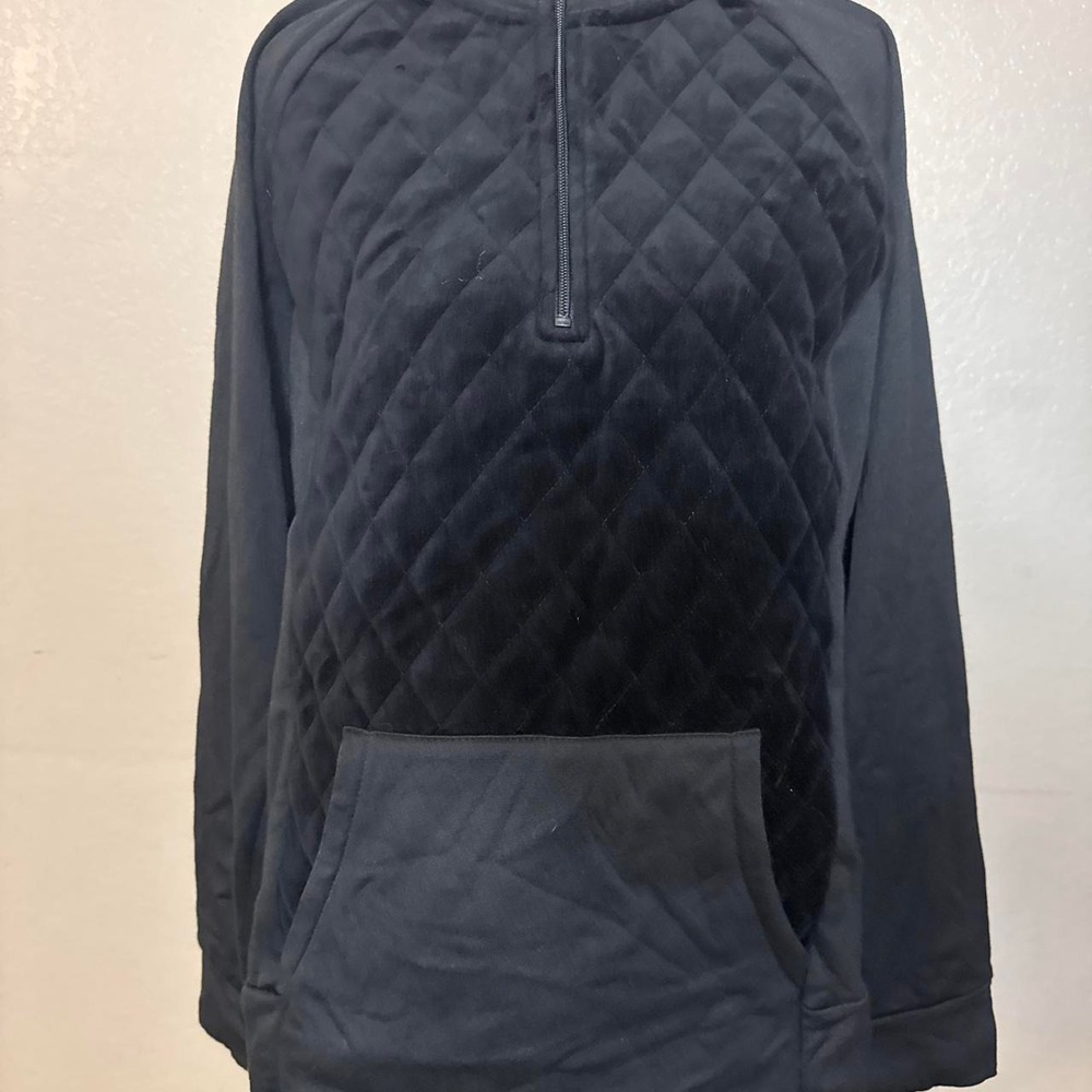 Black quarter zip sweatshirt/pullover with quilted diamond pattern